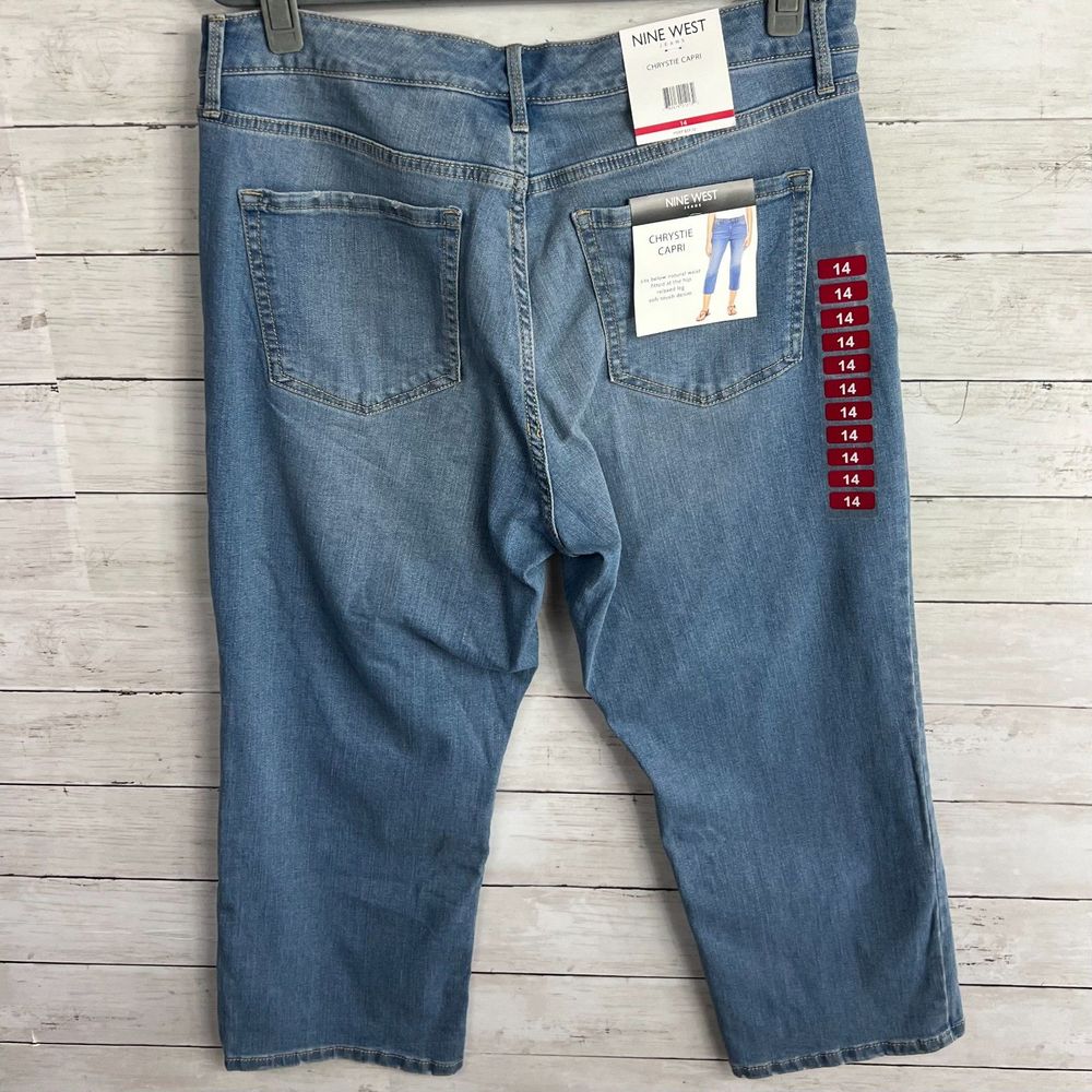 Nine West Chrystie Capri Light Wash Jeans - Picture 2 of 4